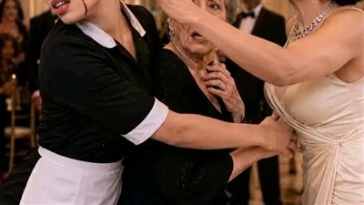 خدت القلم مكان أم زعيم المافيا.. والراجل اللي جه عشانها خلی إمبراطورية كاملة تترعش!