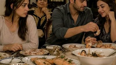 الجمبـري اللي كان في طبـق بنت خالتـه… جـوزي هو اللي قـشّره بإيـده...كنا ستـة على السفـرة، وما عمـلش كدة غير ليها هي بس