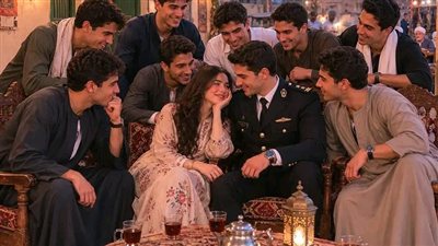 لما روحت الصعيد عند جدي عرفت ان ليا ابن عم ظابط وزي القمر 